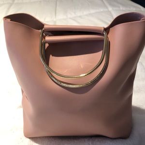 Tote bag faux leather matches Kate spade sandels